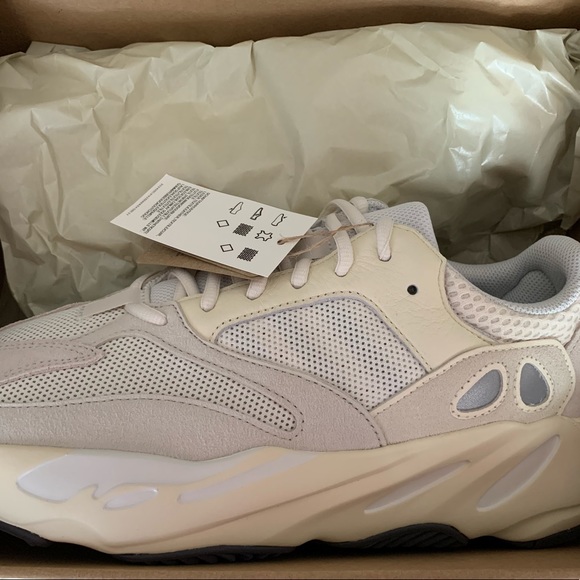 yeezy 700 analog adidas
